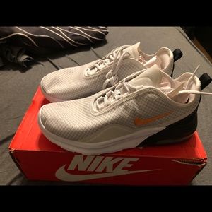Nike air max motion